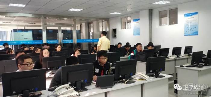 正厚软件携手高校 人工智能应用软件开发校企合作书写辉煌新篇章